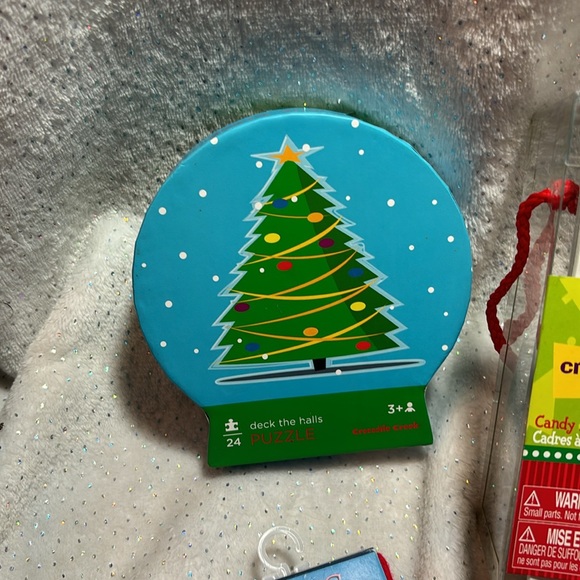 Stocking Stuffers Puzzles, Crafts, Games and Gloves - Picture 3 of 8